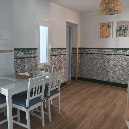 Entero A 7 Minutos De La Playa! El Palo,